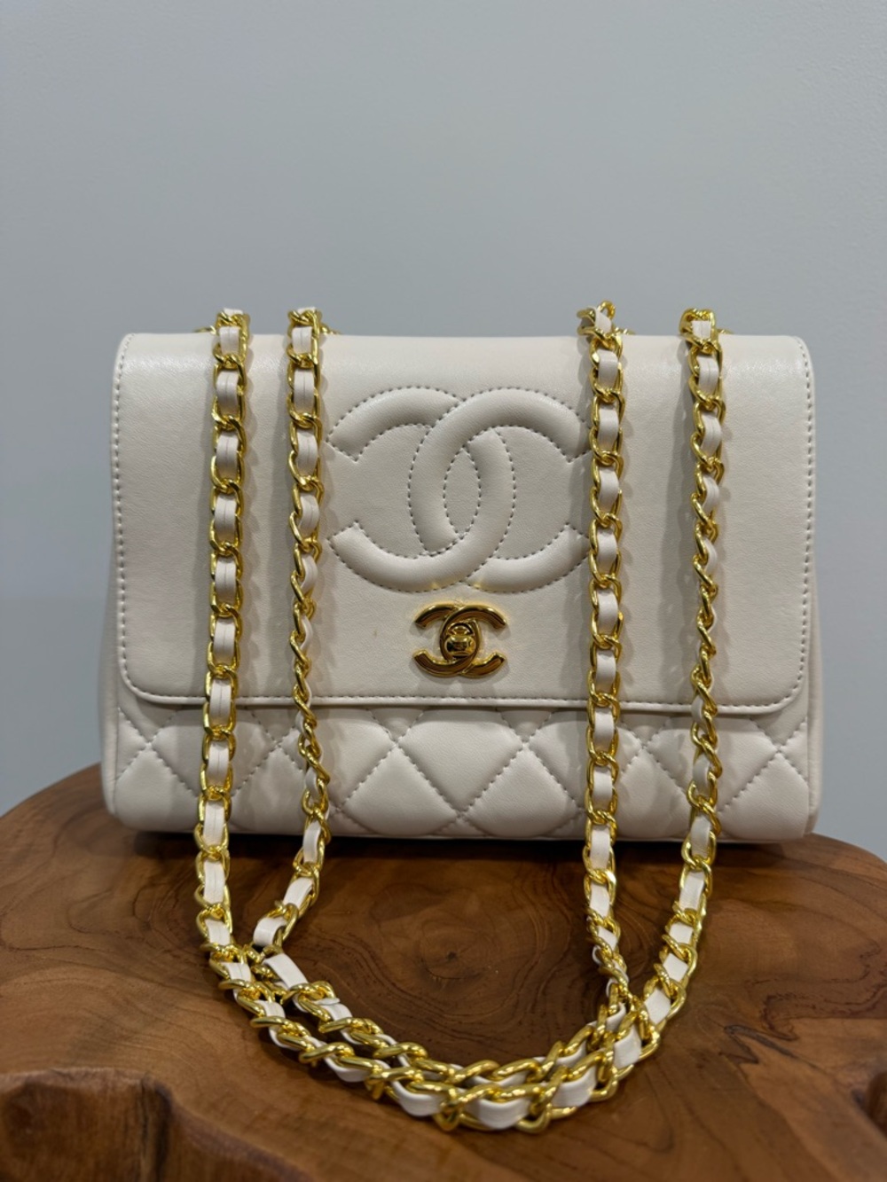 Cream Quilted Flap Bag w/ Gold Chain Strap Elegant Shoulder Bag